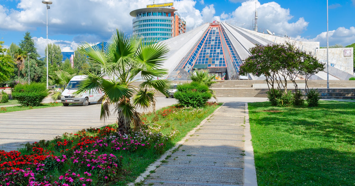 Tirana: visite à pied d'une demi-journée de Tirana verte | GetYourGuide