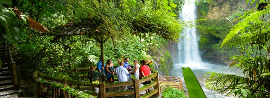 San José : Visite de la rivière Sarapiqui et des jardins de La Paz avec déjeuner