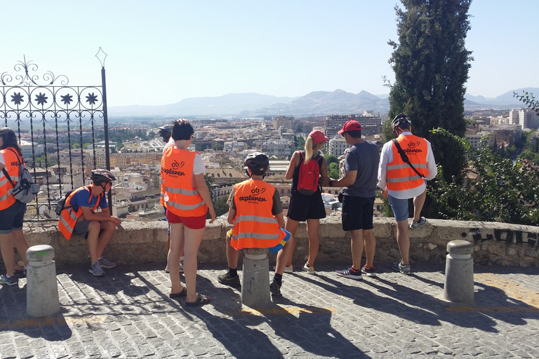 Granada: Wycieczka rowerem elektrycznym i bilet na Alhambrę w trybie przyspieszonymBilet do Alhambry (bez przewodnika) i Albayzin-Sacromonte Ebike Tour