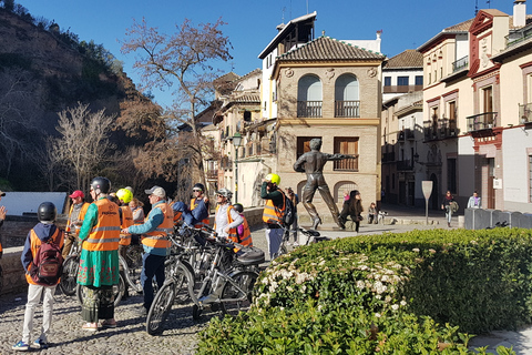 Granada: E-Bike-Tour und Alhambra-VorzugsticketAlhambra-Ticket & E-Bike-Tour durch Albaicín und Sacromonte