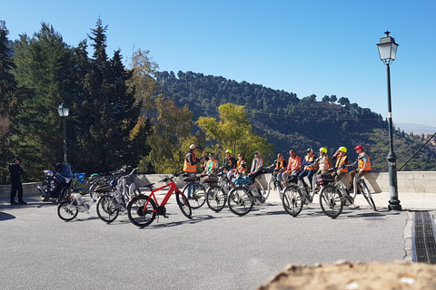 Granada: Wycieczka rowerem elektrycznym i bilet na Alhambrę w trybie przyspieszonymBilet do Alhambry (bez przewodnika) i Albayzin-Sacromonte Ebike Tour