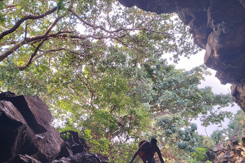 EXPERIÊNCIA MAASAI NO MT SUSWAPASSEIO AO MT SUSWA MAASAI