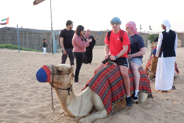 Dubái: Safari por el desierto con un toque VIPSafari grupal de 4 horas por el desierto con quad de 35 minutos