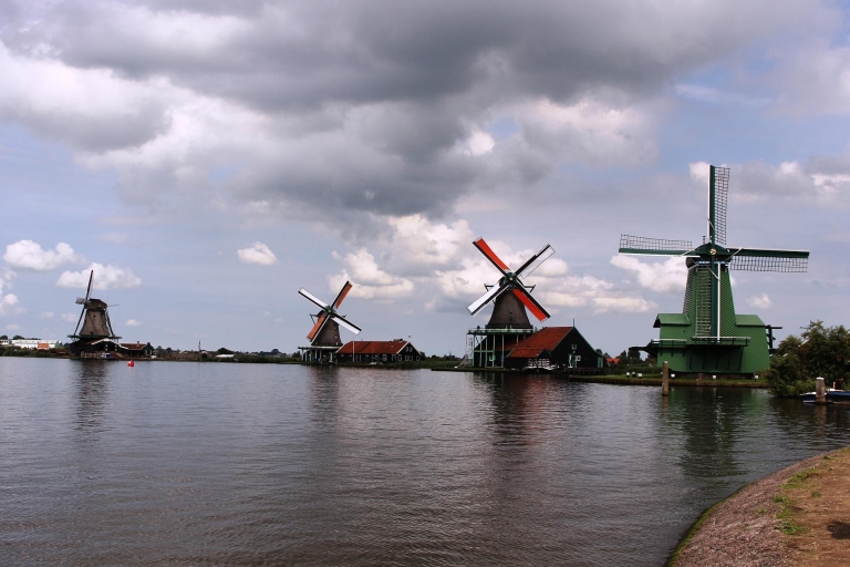 Desde Ámsterdam: tour privado de molinos de viento y Volendam
