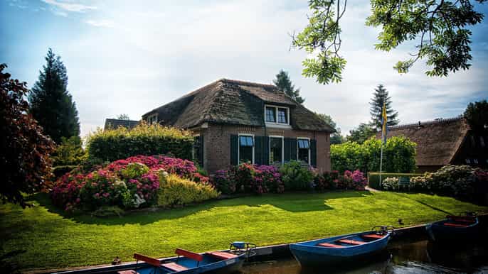 from amsterdam private sightseeing tour to giethoorn
