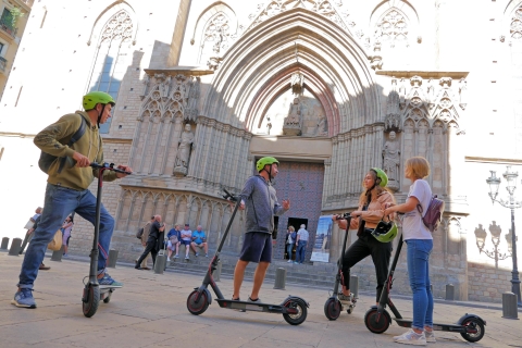 Barcelona: Electric Scooter TourPrivé elektrische rondleiding van 3 uur