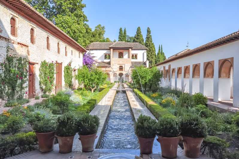 Granada: biglietto di ingresso prioritario ai giardini dell'Alhambra e al Generalife