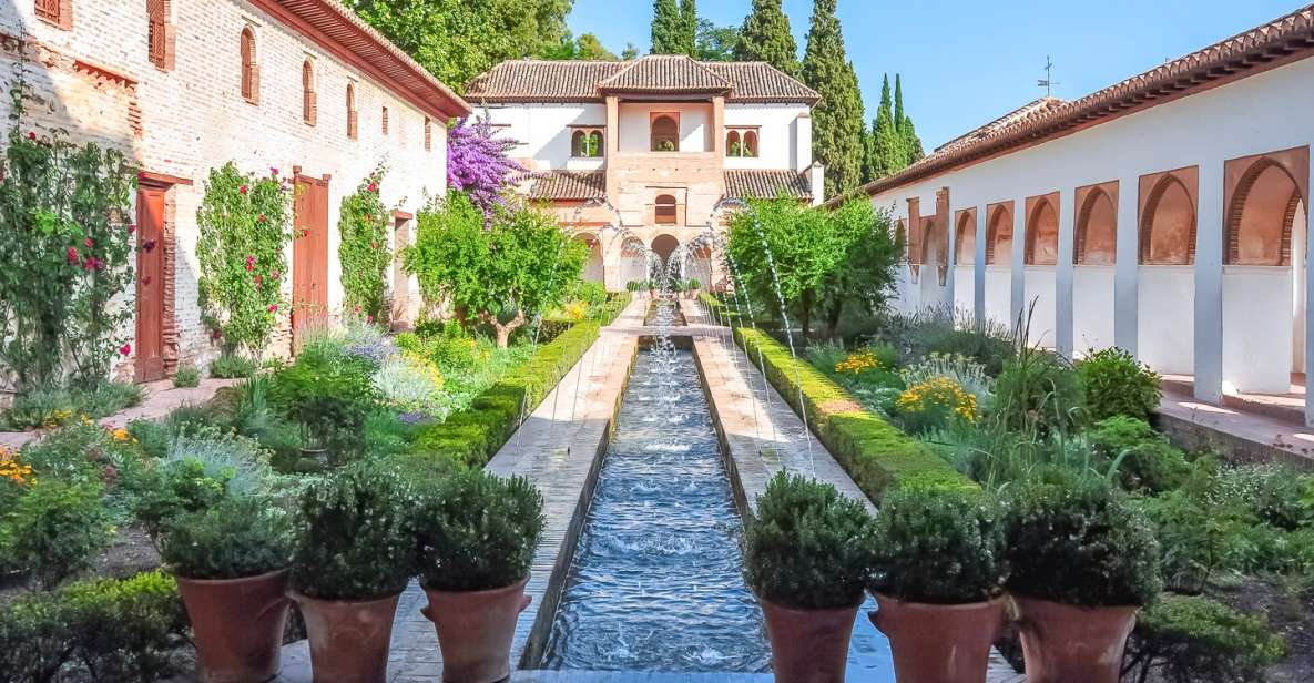 Granada: Alhambra & Generalife Fast-Track Entry