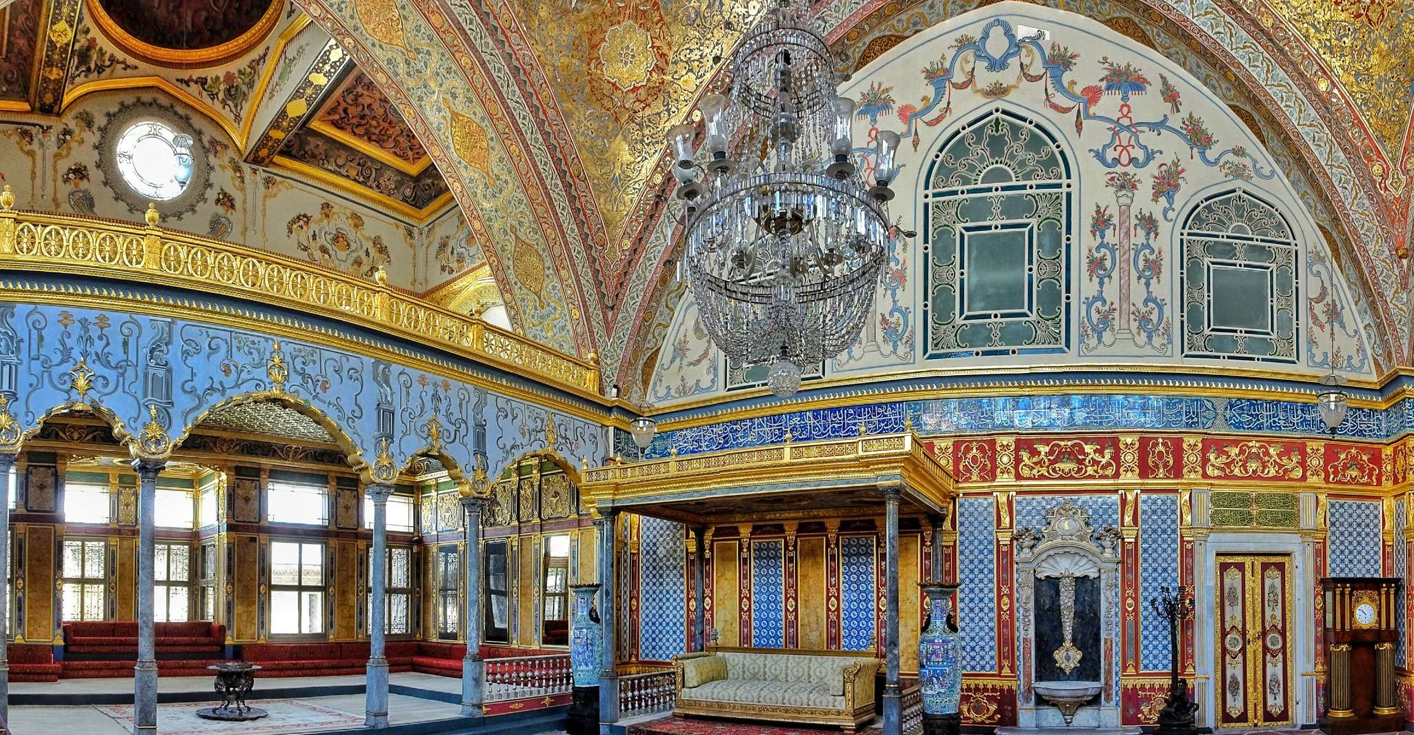 Istanbul, Topkapi, Hagia Sophia and Basilica Cistern Tour - Housity