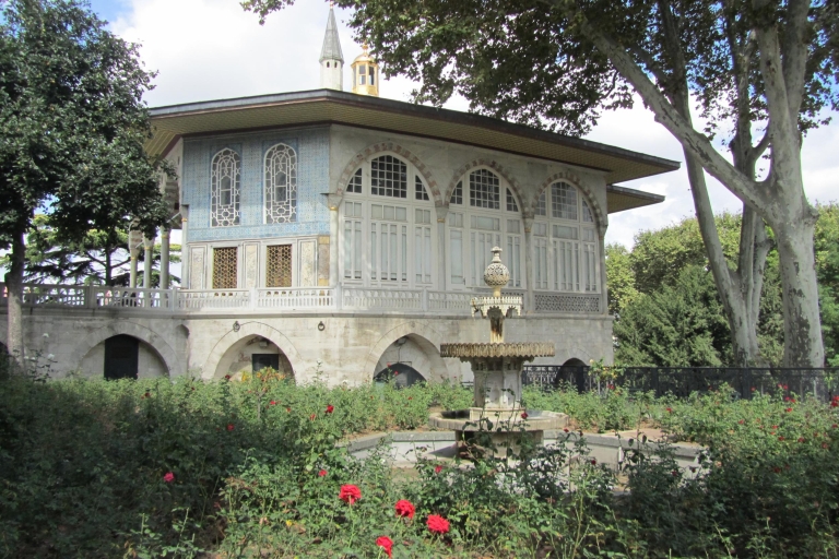 Istanbul: Topkapi en Hagia Sophia kleine groepsreisPrivétour in het Duits met harembezoek