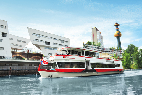 Vienna: Danube Panorama Tour Cruise with Apple Strudel and Hot Drink