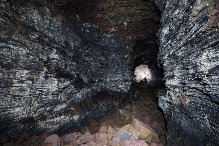 Raufarhólshellir: Excursión de Aventura a las Cascadas de Lava