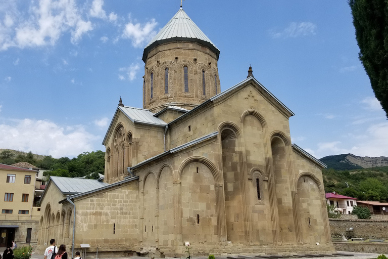 Visite privée : Jvari, Mtskheta, ville troglodyte païenne &quot;UplistsikheDe Tbilissi: visite guidée de groupe Jvari, Mtskheta, Uplistsikhe