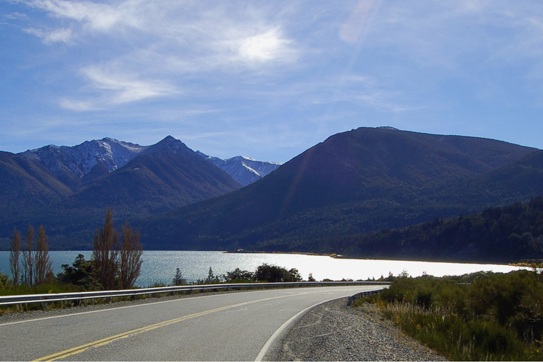 Bariloche: Villa La Angostura and Bayo Hill Guided Day-Trip Villa La Angostura and Bayo Hill Guided Day-Trip / Spanish