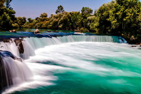 Alanya : Croisière fluviale avec chute d'eau de Manavgat et visite du bazarRéunion sur place