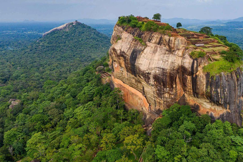 From Sigiriya: Kandy Private Tour with Dambulla Temple