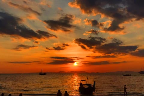 Krabi: 4 Islands Sunset Snorkeling Tour with BBQ Dinner