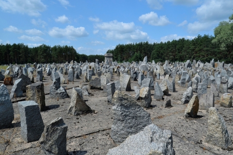 Treblinka: tour de medio día desde Varsovia en automóvil privado