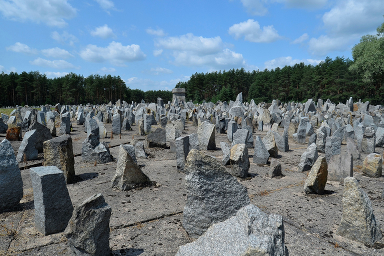 Treblinka: excursão de meio dia saindo de Varsóvia em carro particular