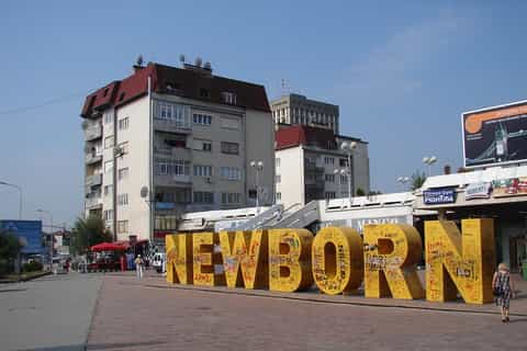 From Skopje: Guided Pristina Day Trip