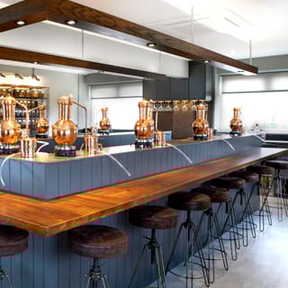Stratford-upon-Avon: Shakespeare Gin Distillery Tour & Taste