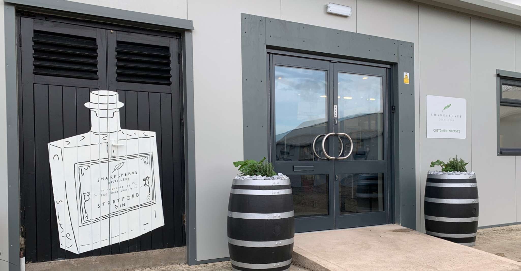 Stratford-upon-Avon, Shakespeare Gin Distillery Tour & Taste - Hizvo