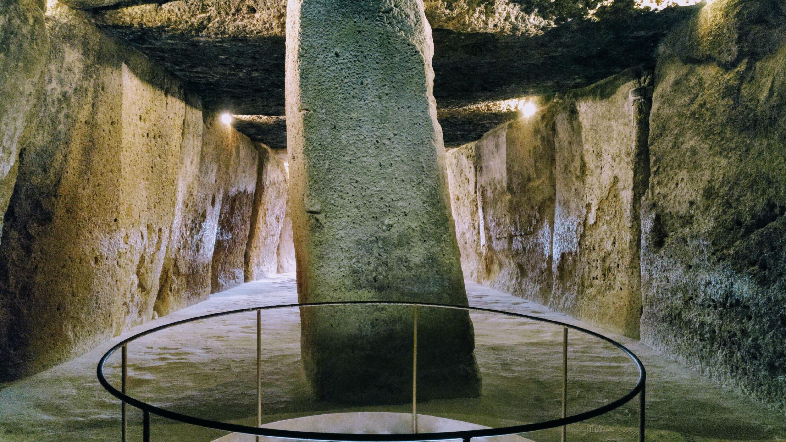 Antequera: Dolmen und El Torcal Tour mit Transfer