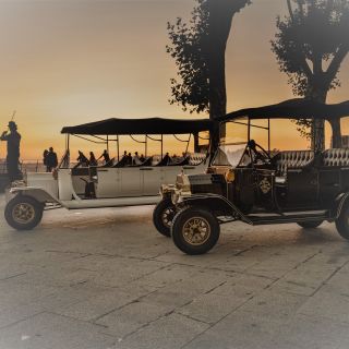 Porto: Historic Center Photo Tour in Ford T Replica