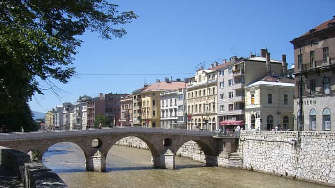 sarajevo romeo and juliet bridge guided tour