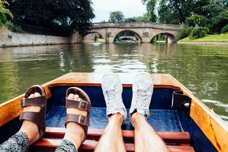 Cambridge: wandeltocht door de universiteit en cruise op puntingPrivé punteren & wandeltocht