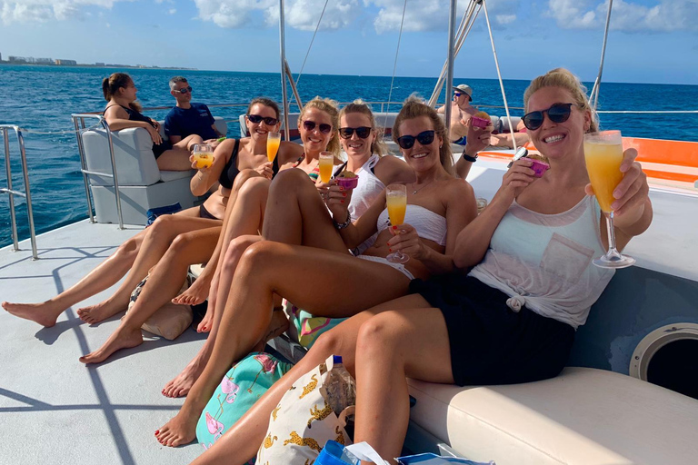 Noord: excursion d'une demi-journée en catamaran et plongée en apnée