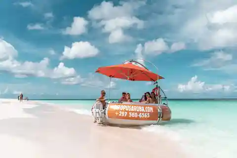 Aruba: Aqua Donut Boat Rental