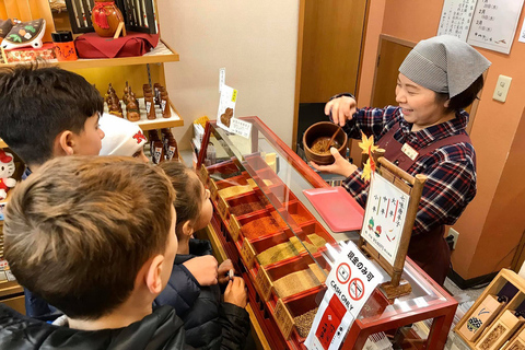 Asakusa: O tour gastronômico familiar nº 1 de TóquioAsakusa: a excursão gastronômica nº 1 em família em Tóquio