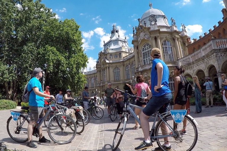 Lo mejor de Budapest en bicicletaLo mejor de Budapest en bici con una comida húngara