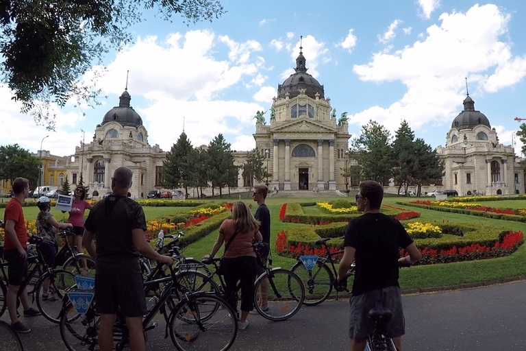 Lo mejor de Budapest en bicicletaLo mejor de Budapest en bici con una comida húngara