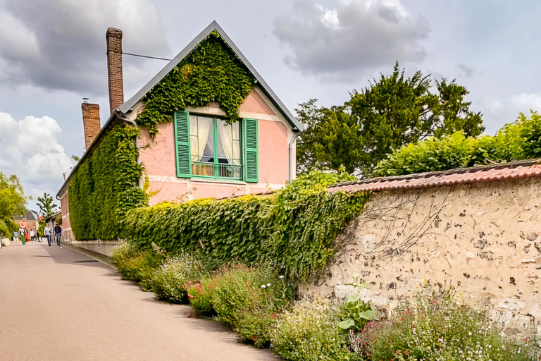 Paris: Giverny, Auvers-sur-Oise & Mont-Saint-Michel Day trip