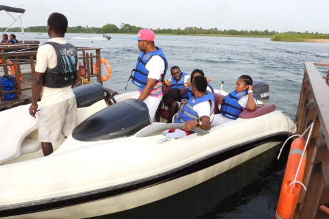 Accra: 2-tägiger Ausflug zum Aqua Safari Resort und zur Schatzinsel