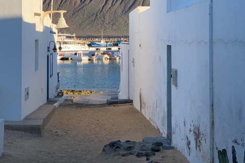 Lanzarote: La Graciosa Ferry Return Ticket with Pickup