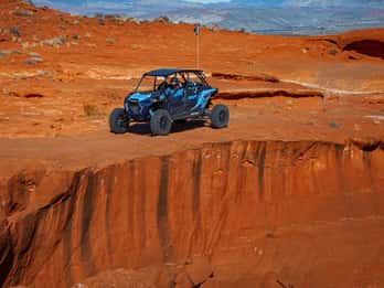 Hurricane: UTV-Tour bei Sonnenuntergang mit Blick auf den Zion-Nationalpark Hurricane: UTV-Tour bei Sonnenuntergang mit Blick auf den Zion-Nationalpark
