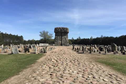De Varsóvia: excursão de meio dia a Treblinka com microônibus