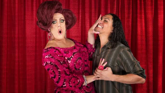 savannah drag queen guided pub crawl with singalongs
