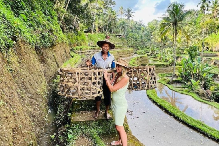 Bali: Mejor excursión a las Cascadas Ocultas de Ubud con todo incluidoExcursión a las Cascadas Todo Incluido con Bali Swing