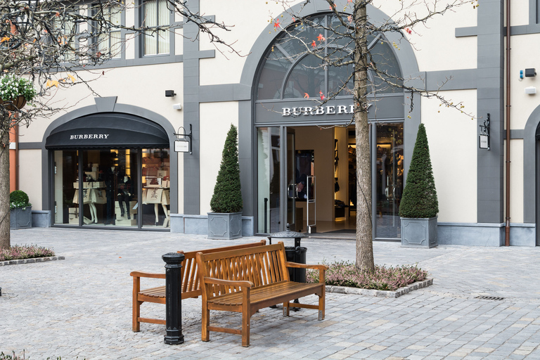 Amsterdam: Private Shopping Tour to Designer Outlet Roermond