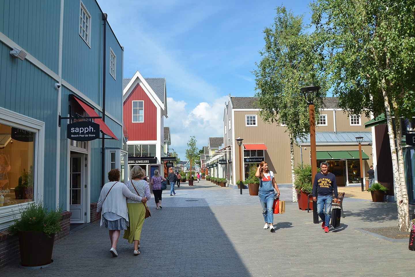 阿姆斯特丹出发：时尚奥特莱斯一日游