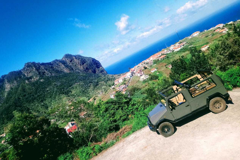 Safari 4x4 privé à Madère, journée complète à Santana ou Porto MonizVisite privée complète et personnalisable