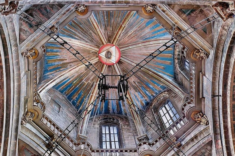 From Lisbon: Santiago de Compostela Day Trip with Fatima