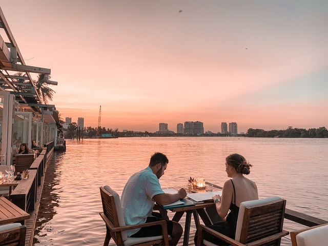 Ho Chi Minh City: Luxury Sunset Speedboat Tour with Cocktail