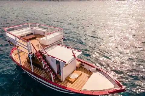 Boat tour with typical lunch in Siracusa