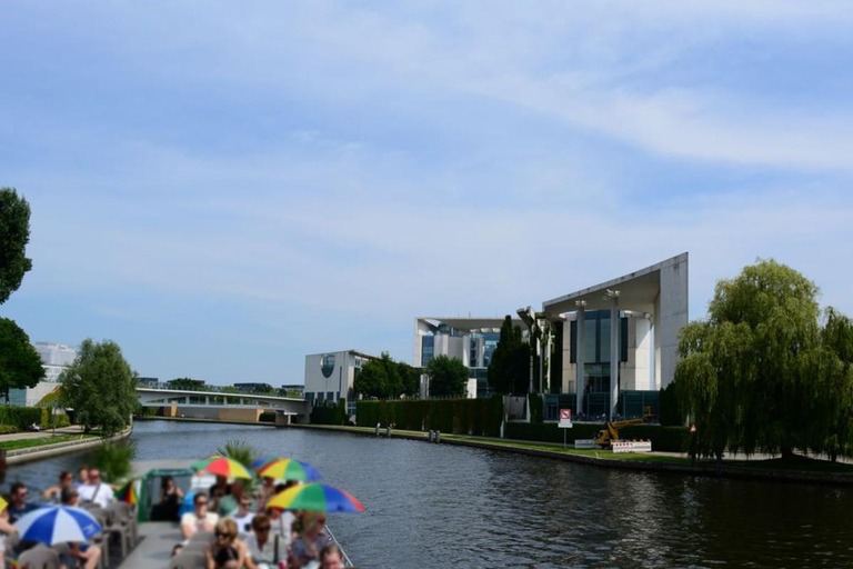 Berlin: Bootstour - Sightseeing Brückenfahrt auf der Spree Berlin-City-Tour 1,5std.