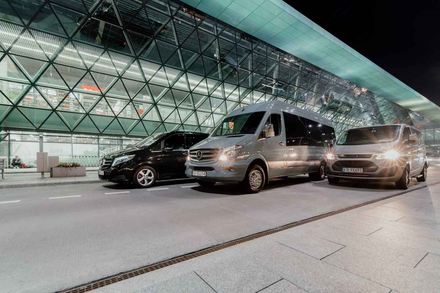 Krakow: Private John Paul II International Airport Transfers